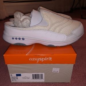 Easy Spirit Women’s Traveltime Slip On Sneakers